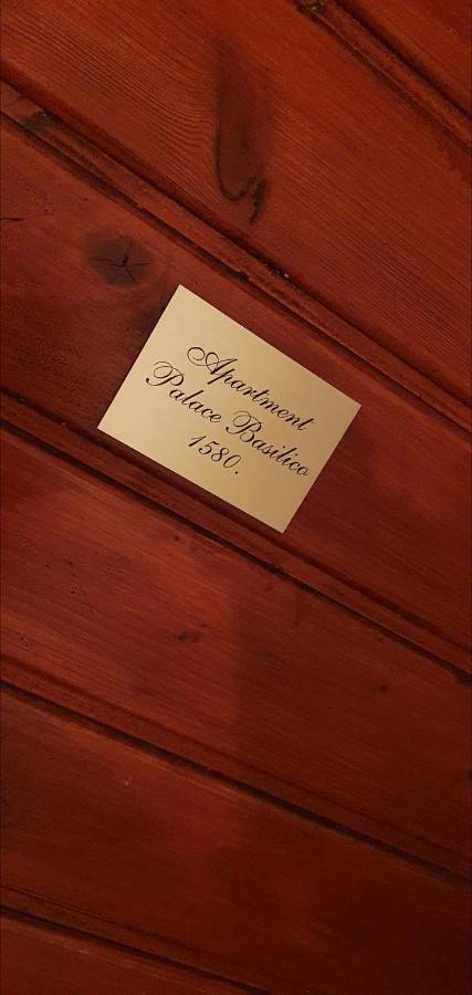 B&B Palace Basilico 1580. 로비니 외부 사진
