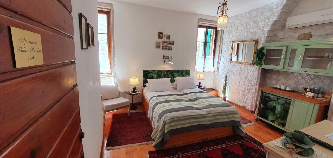 B&B Palace Basilico 1580. 로비니 외부 사진